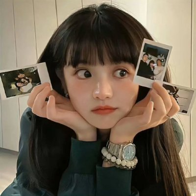一个女王的少女时代 封面